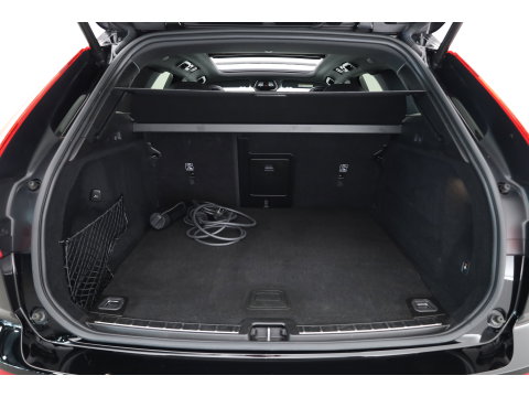 Volvo XC60 T6 Plug-in hybrid Plus Black Edition | Pano | 360cam | H&K Audio | Memory | Elek. Trekhaak | Pilot Assist | Bliss