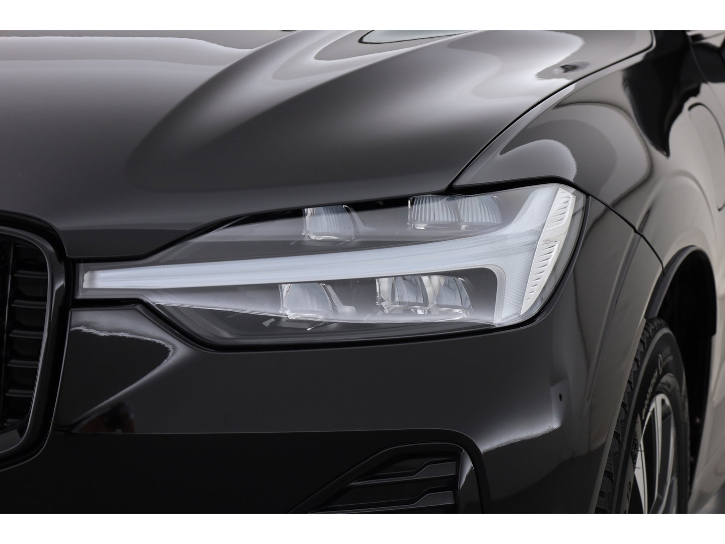 Volvo XC60 T6 Plug-in hybrid Plus Black Edition | Pano | 360cam | H&K Audio | Memory | Elek. Trekhaak | Pilot Assist | Bliss