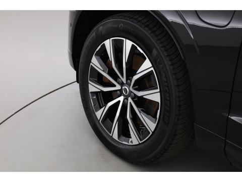 Volvo XC60 T6 Plug-in hybrid Plus Black Edition | Pano | 360cam | H&K Audio | Memory | Elek. Trekhaak | Pilot Assist | Bliss