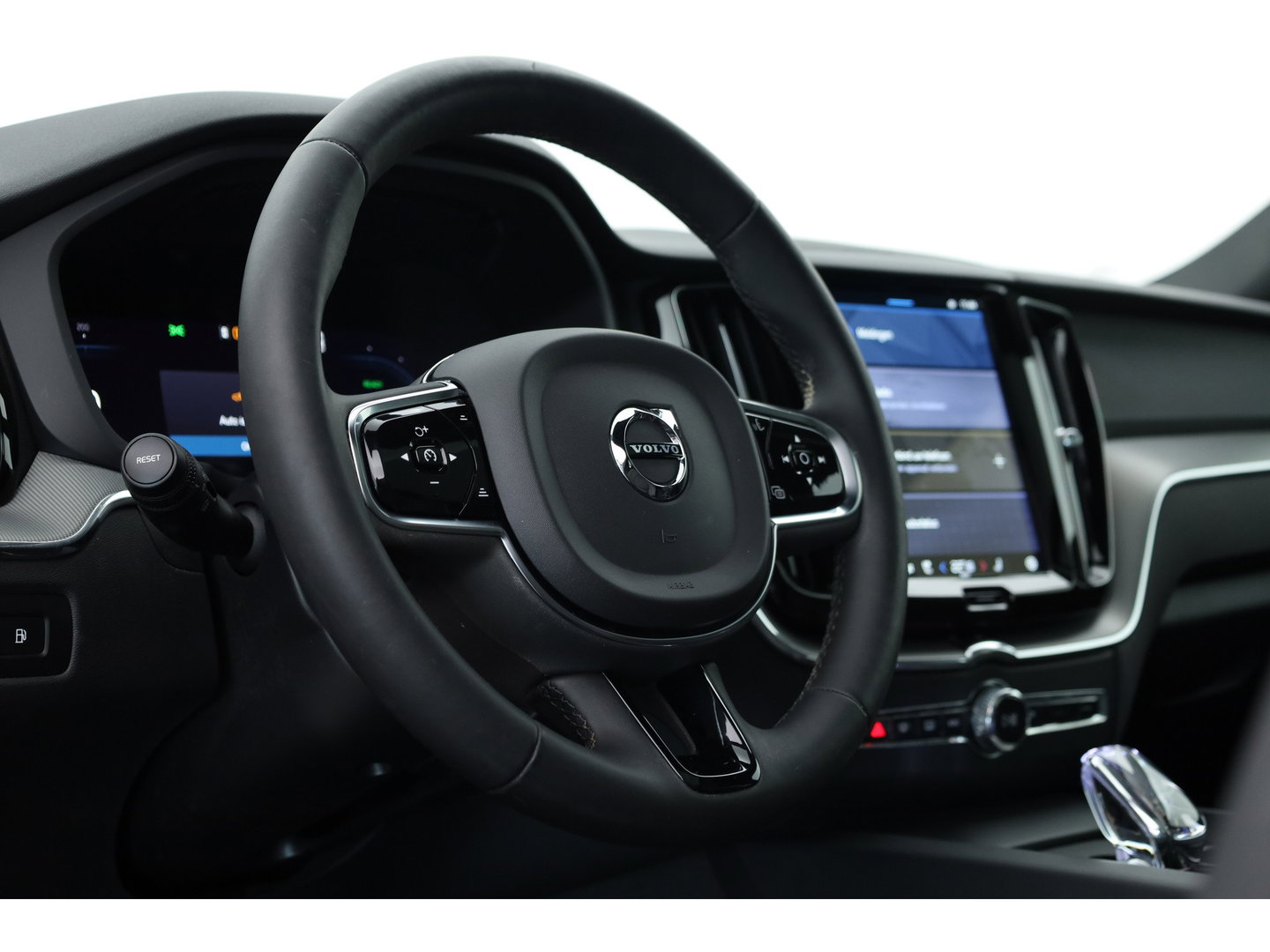 Volvo XC60 T6 Plug-in hybrid Plus Black Edition | Pano | 360cam | H&K Audio | Memory | Elek. Trekhaak | Pilot Assist | Bliss
