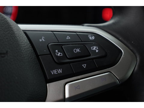 Volkswagen Golf 1.0 TSI Life | Stoel- Stuurverw. | Apple CarPlay | Navi | LED | PDC | Digi. Cockpit | All Seasons