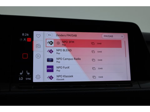 Volkswagen Golf 1.0 TSI Life | Stoel- Stuurverw. | Apple CarPlay | Navi | LED | PDC | Digi. Cockpit | All Seasons