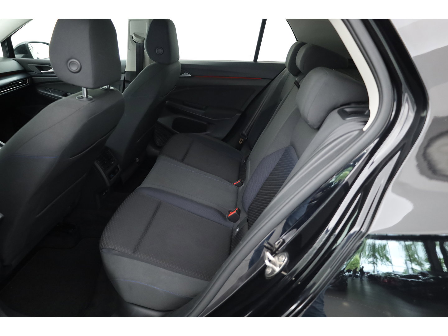 Volkswagen Golf 1.0 TSI Life | Stoel- Stuurverw. | Apple CarPlay | Navi | LED | PDC | Digi. Cockpit | All Seasons