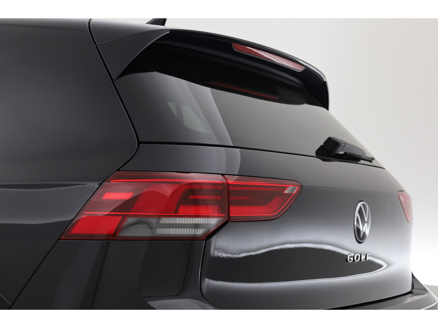 Volkswagen Golf 1.0 TSI Life | Stoel- Stuurverw. | Apple CarPlay | Navi | LED | PDC | Digi. Cockpit | All Seasons