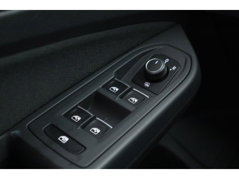 Volkswagen Golf 1.0 TSI Life | Stoel- Stuurverw. | Apple CarPlay | Navi | LED | PDC | Digi. Cockpit | All Seasons