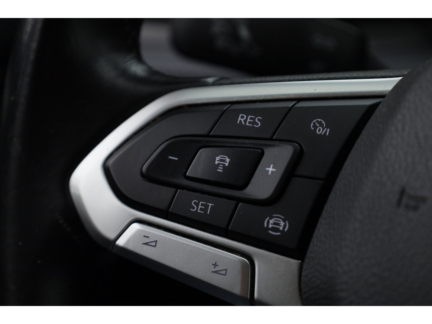 Volkswagen Golf 1.0 TSI Life | Stoel- Stuurverw. | Apple CarPlay | Navi | LED | PDC | Digi. Cockpit | All Seasons