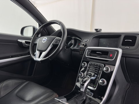 Volvo V60 2.4 D5 Twin Engine Summum ⚠️Aircopump Defect⚠️ Aut. *PANO | LEATHER | XENON | MEMORY-PACK | HEATED-COMFORTSEATS | CAMERA | NAVI-FULLMAP | ECC | PDC | CRUISE | 18''ALU*