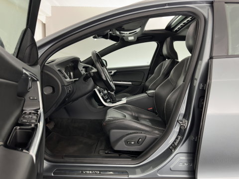 Volvo V60 2.4 D5 Twin Engine Summum ⚠️Aircopump Defect⚠️ Aut. *PANO | LEATHER | XENON | MEMORY-PACK | HEATED-COMFORTSEATS | CAMERA | NAVI-FULLMAP | ECC | PDC | CRUISE | 18''ALU*