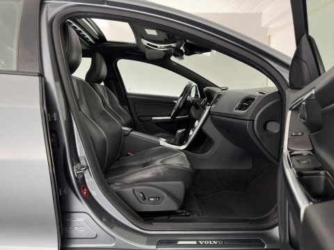 Volvo V60 2.4 D5 Twin Engine Summum ⚠️Aircopump Defect⚠️ Aut. *PANO | LEATHER | XENON | MEMORY-PACK | HEATED-COMFORTSEATS | CAMERA | NAVI-FULLMAP | ECC | PDC | CRUISE | 18''ALU*