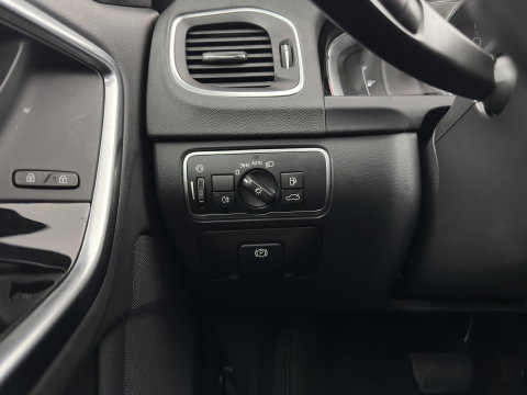 Volvo V60 2.4 D5 Twin Engine Summum ⚠️Aircopump Defect⚠️ Aut. *PANO | LEATHER | XENON | MEMORY-PACK | HEATED-COMFORTSEATS | CAMERA | NAVI-FULLMAP | ECC | PDC | CRUISE | 18''ALU*