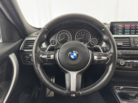 BMW 3-serie 330e M-Sportpack High Executive (Plug-In) {SoH-92%} Aut. *PANO | LEATHER | FULL-LED | HEATED-SPORTSEATS | NAVI-FULLMAP | HIFI-SOUND | PRIVACY-GLASS | SHIFTPADDLES | ECC | PDC | CRUISE | 18''ALU*