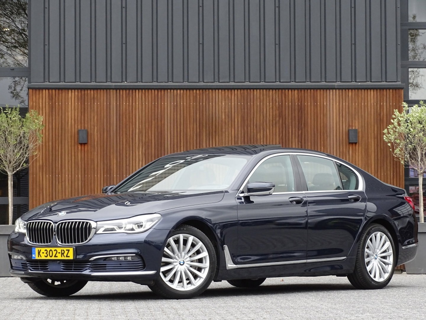 BMW 7 Serie 740i 327PK / High ex. / 4-wiel besturing / Head-up / 360° /