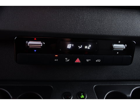 Mercedes-Benz Sprinter 319 3.0 CDI L2H2 DC Black Edition Adaptieve Cruise, 360 Camera, Carplay, LED, 10,5'' Mbux, Stoelverwarming, Automaat, 190pk, 3500kg Trekhaak, Uniek!