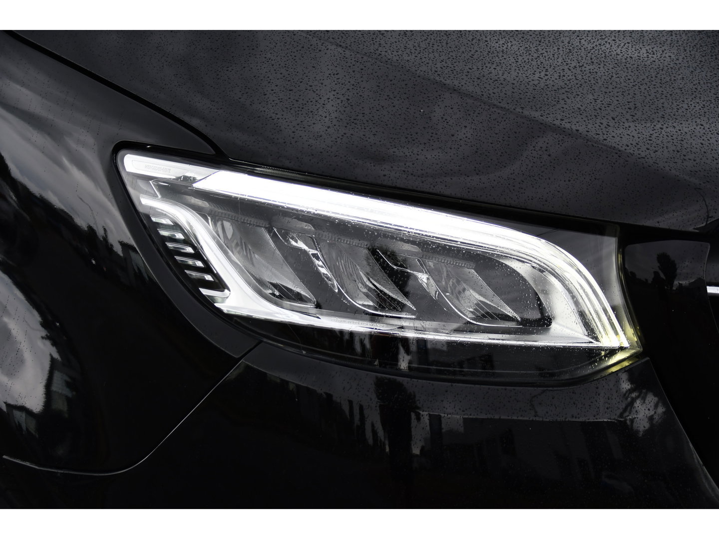 Mercedes-Benz Sprinter 319 3.0 CDI L2H2 DC Black Edition Adaptieve Cruise, 360 Camera, Carplay, LED, 10,5'' Mbux, Stoelverwarming, Automaat, 190pk, 3500kg Trekhaak, Uniek!