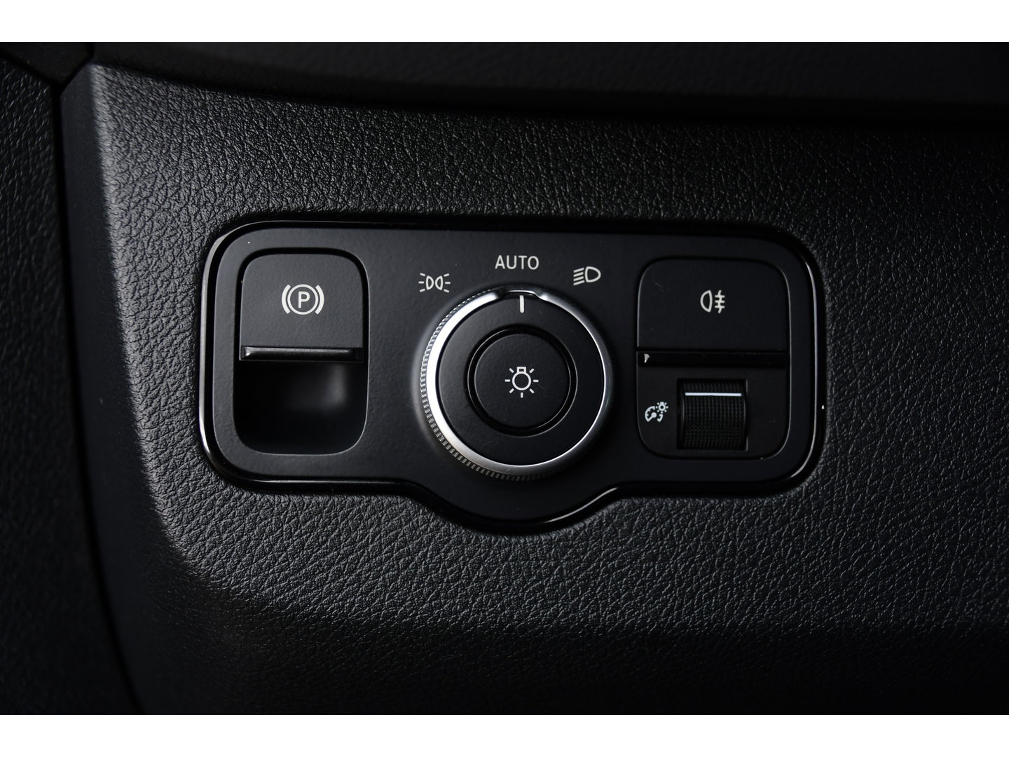 Mercedes-Benz Sprinter 319 3.0 CDI L2H2 DC Black Edition Adaptieve Cruise, 360 Camera, Carplay, LED, 10,5'' Mbux, Stoelverwarming, Automaat, 190pk, 3500kg Trekhaak, Uniek!