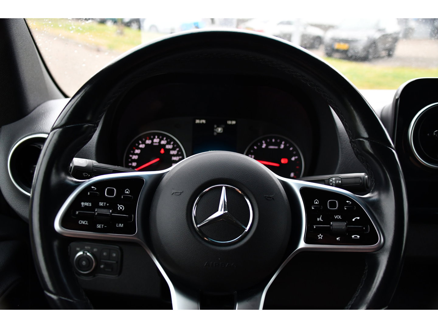 Mercedes-Benz Sprinter 319 1.9 CDI L2H2 RWD PB Edition 360 Camera, Cruise, Carplay, 2 x Schuifdeur, LED, 190pk, 2 x Geveerde stoel, 10,5'' Mbux, Stoelverwarming, Automaat, Uniek!