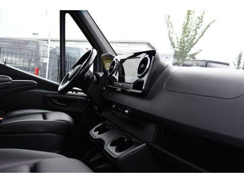 Mercedes-Benz Sprinter 319 1.9 CDI L2H2 RWD PB Edition 360 Camera, Cruise, Carplay, 2 x Schuifdeur, LED, 190pk, 2 x Geveerde stoel, 10,5'' Mbux, Stoelverwarming, Automaat, Uniek!