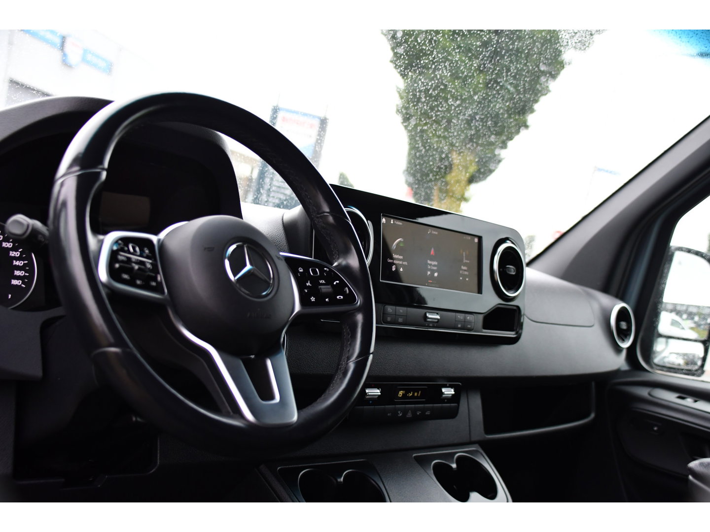 Mercedes-Benz Sprinter 319 1.9 CDI L2H2 RWD PB Edition 360 Camera, Cruise, Carplay, 2 x Schuifdeur, LED, 190pk, 2 x Geveerde stoel, 10,5'' Mbux, Stoelverwarming, Automaat, Uniek!