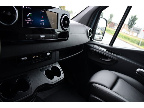 Mercedes-Benz Sprinter 319 1.9 CDI L2H2 RWD PB Edition 360 Camera, Cruise, Carplay, 2 x Schuifdeur, LED, 190pk, 2 x Geveerde stoel, 10,5'' Mbux, Stoelverwarming, Automaat, Uniek!