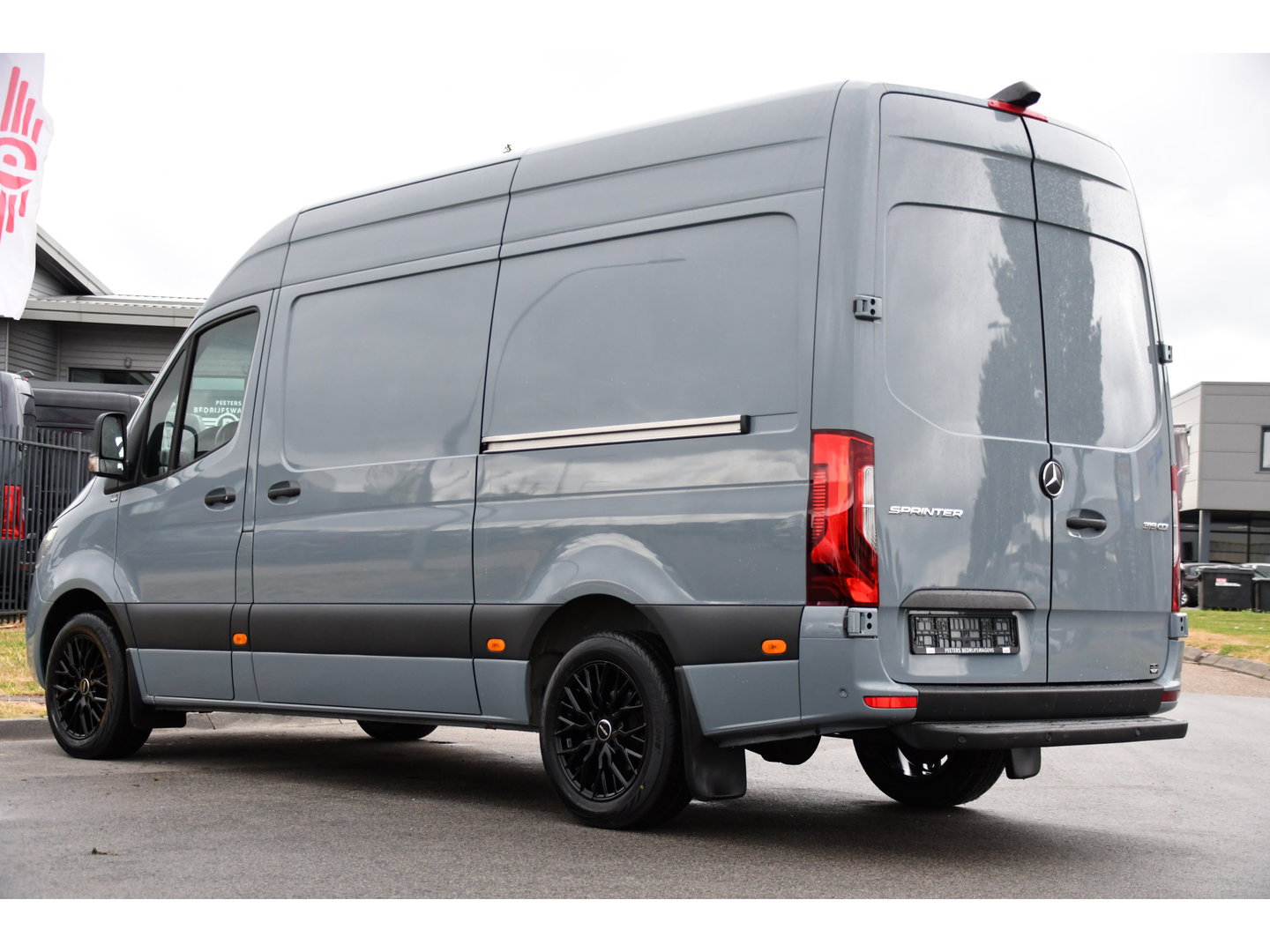 Mercedes-Benz Sprinter 319 1.9 CDI L2H2 RWD PB Edition 360 Camera, Cruise, Carplay, 2 x Schuifdeur, LED, 190pk, 2 x Geveerde stoel, 10,5'' Mbux, Stoelverwarming, Automaat, Uniek!