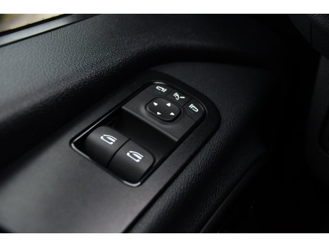 Mercedes-Benz Sprinter 319 1.9 CDI L2H2 RWD PB Edition 360 Camera, Cruise, Carplay, 2 x Schuifdeur, LED, 190pk, 2 x Geveerde stoel, 10,5'' Mbux, Stoelverwarming, Automaat, Uniek!