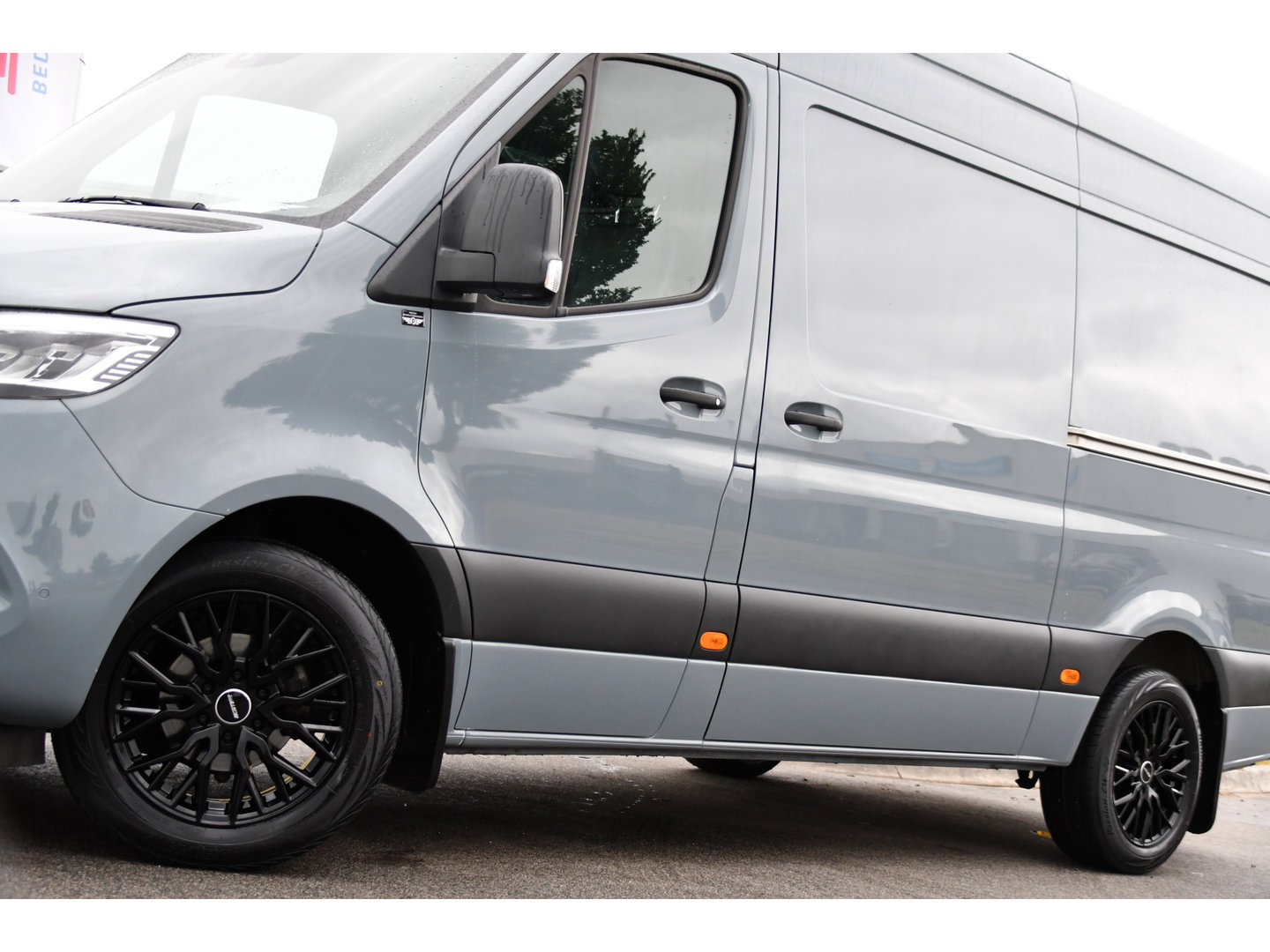 Mercedes-Benz Sprinter 319 1.9 CDI L2H2 RWD PB Edition 360 Camera, Cruise, Carplay, 2 x Schuifdeur, LED, 190pk, 2 x Geveerde stoel, 10,5'' Mbux, Stoelverwarming, Automaat, Uniek!