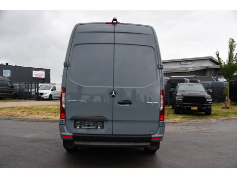Mercedes-Benz Sprinter 319 1.9 CDI L2H2 RWD PB Edition 360 Camera, Cruise, Carplay, 2 x Schuifdeur, LED, 190pk, 2 x Geveerde stoel, 10,5'' Mbux, Stoelverwarming, Automaat, Uniek!