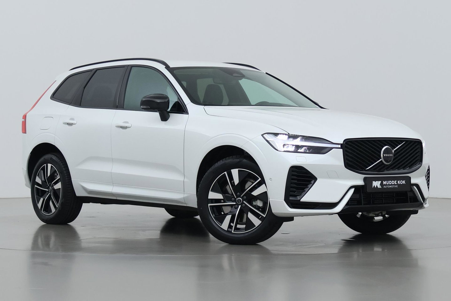 Volvo XC60 T8 Plug-in hybrid Plus Dark | Harman/Kardon | ACC | 360° Camera  | Keyless | Stoel+Stuurverwarming | 19 inch