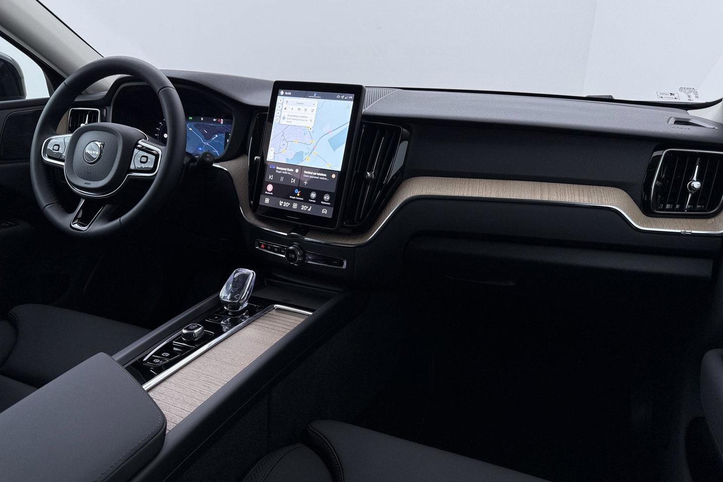 Volvo XC60 T8 Plug-in hybrid Plus Dark | Harman/Kardon | ACC | 360° Camera  | Keyless | Stoel+Stuurverwarming | 19 inch