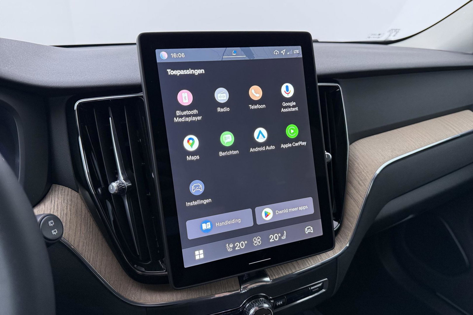 Volvo XC60 T8 Plug-in hybrid Plus Dark | Harman/Kardon | ACC | 360° Camera  | Keyless | Stoel+Stuurverwarming | 19 inch