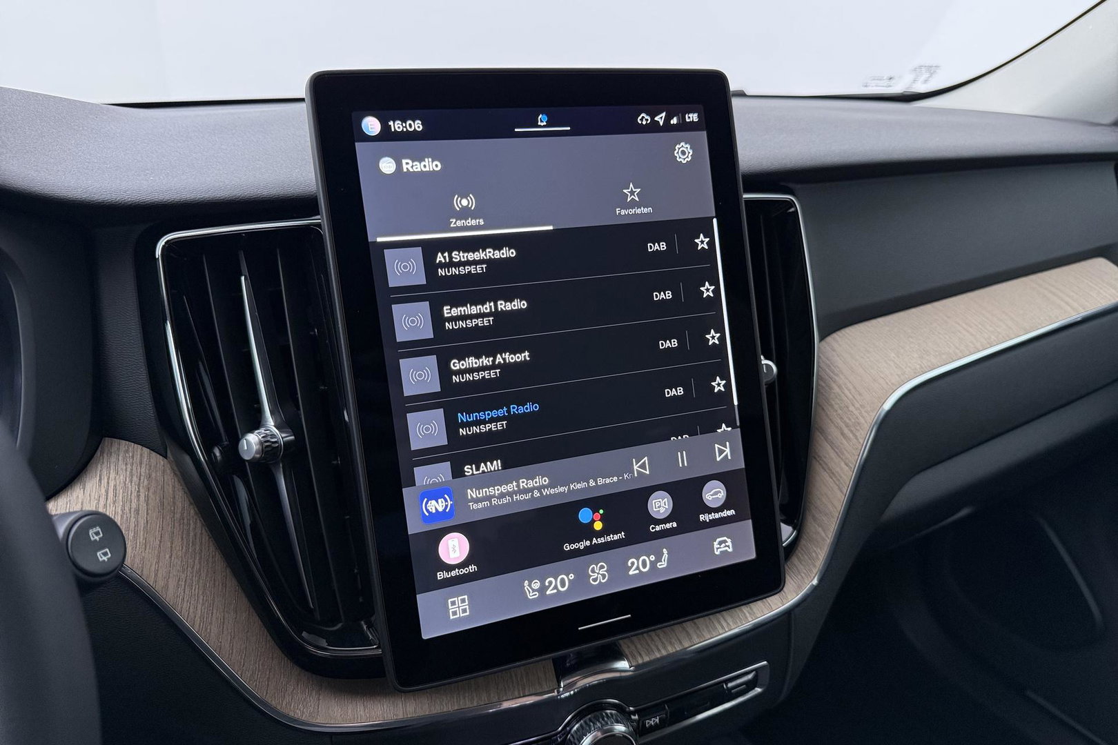 Volvo XC60 T8 Plug-in hybrid Plus Dark | Harman/Kardon | ACC | 360° Camera  | Keyless | Stoel+Stuurverwarming | 19 inch