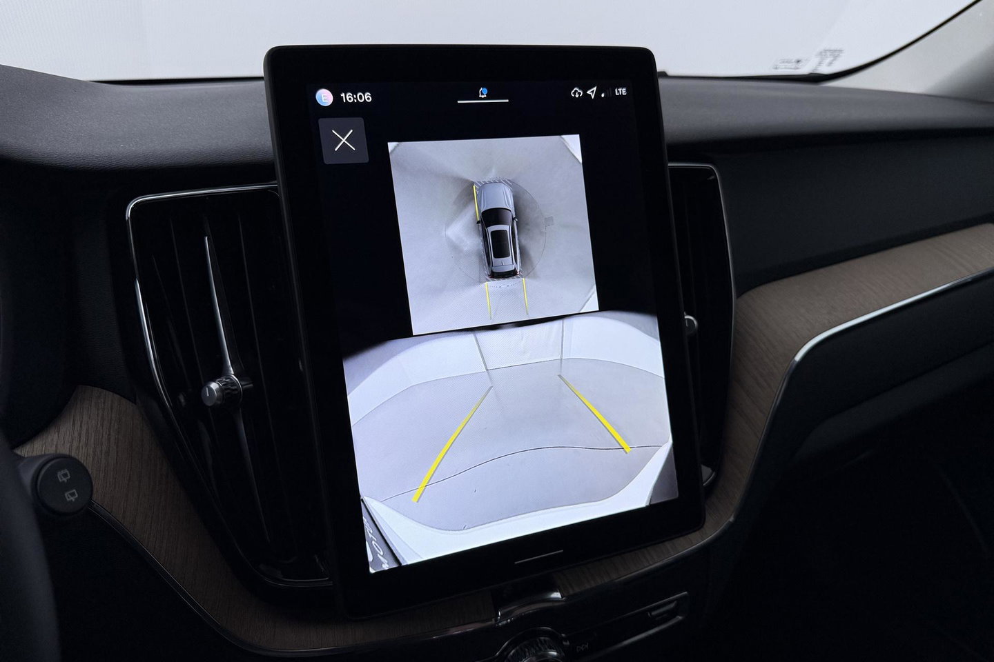 Volvo XC60 T8 Plug-in hybrid Plus Dark | Harman/Kardon | ACC | 360° Camera  | Keyless | Stoel+Stuurverwarming | 19 inch