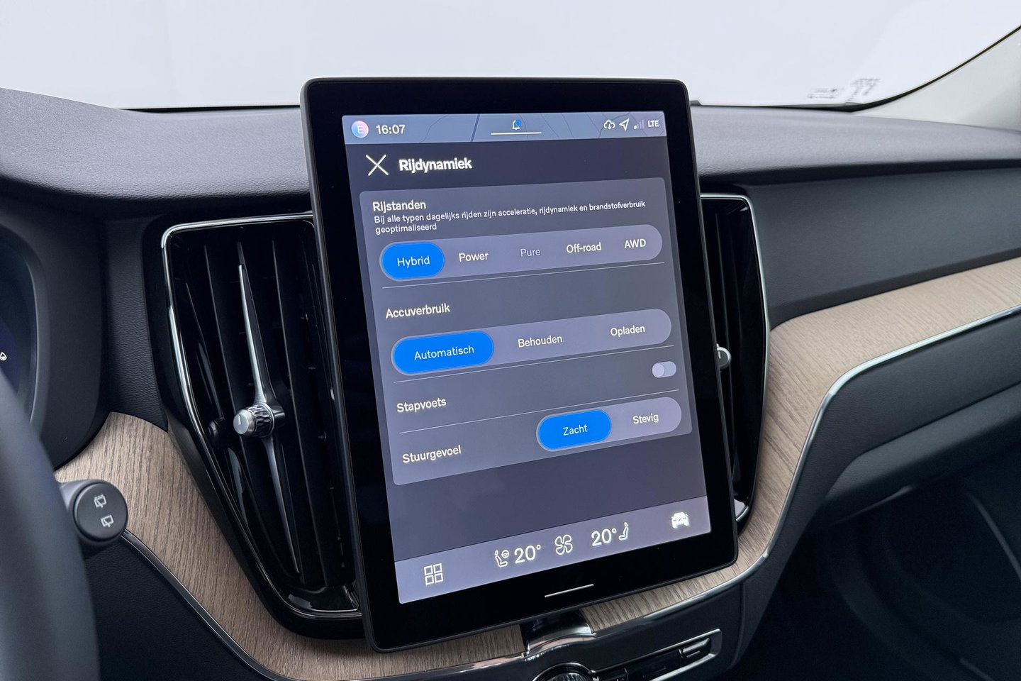 Volvo XC60 T8 Plug-in hybrid Plus Dark | Harman/Kardon | ACC | 360° Camera  | Keyless | Stoel+Stuurverwarming | 19 inch