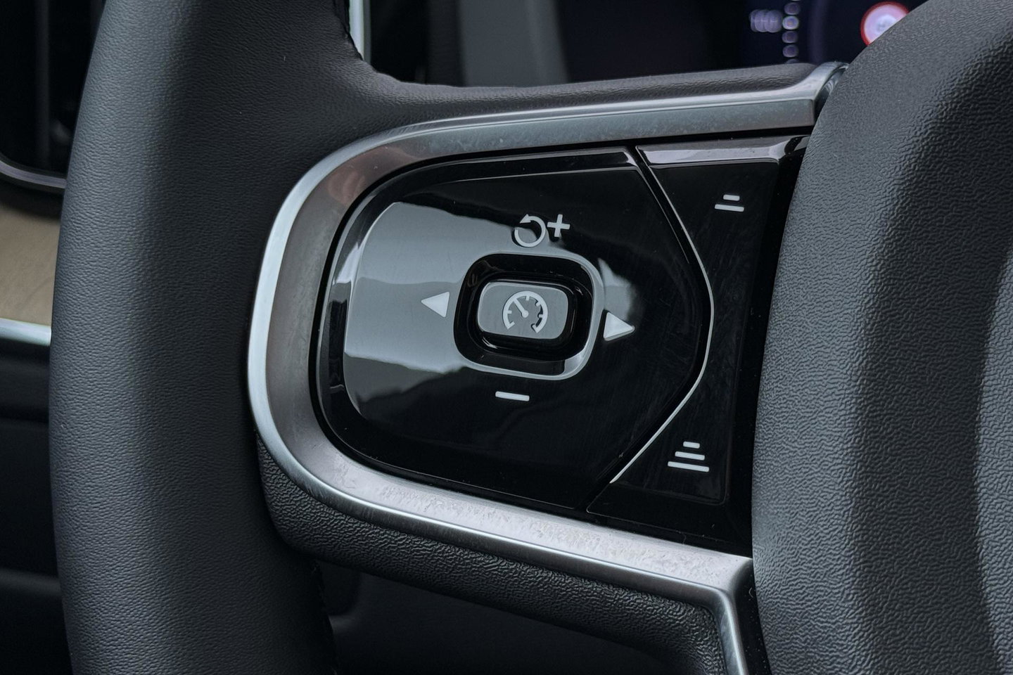 Volvo XC60 T8 Plug-in hybrid Plus Dark | Harman/Kardon | ACC | 360° Camera  | Keyless | Stoel+Stuurverwarming | 19 inch