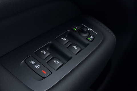 Volvo XC60 T8 Plug-in hybrid Plus Dark | Harman/Kardon | ACC | 360° Camera  | Keyless | Stoel+Stuurverwarming | 19 inch