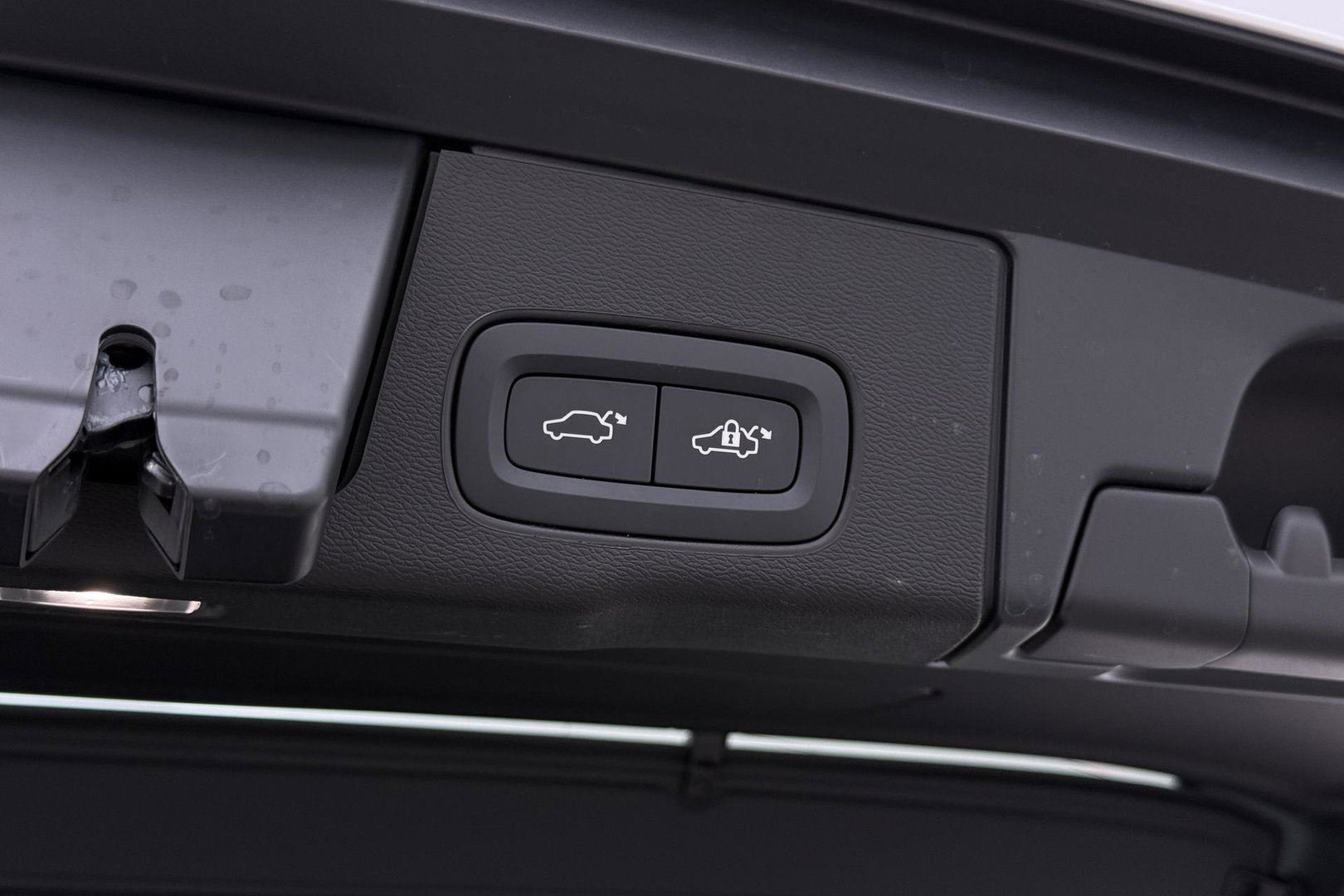 Volvo XC60 T8 Plug-in hybrid Plus Dark | Harman/Kardon | ACC | 360° Camera  | Keyless | Stoel+Stuurverwarming | 19 inch
