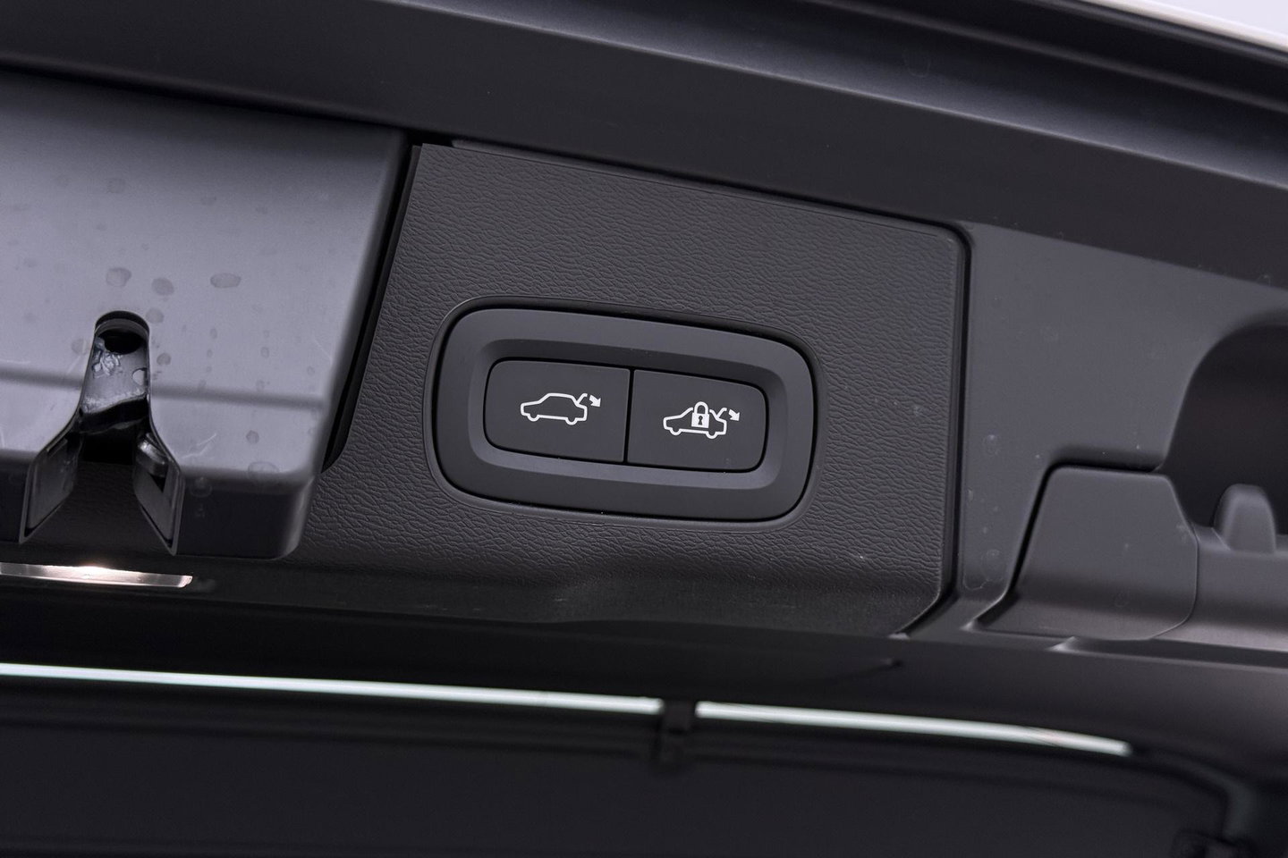Volvo XC60 T8 Plug-in hybrid Plus Dark | Harman/Kardon | ACC | 360° Camera  | Keyless | Stoel+Stuurverwarming | 19 inch