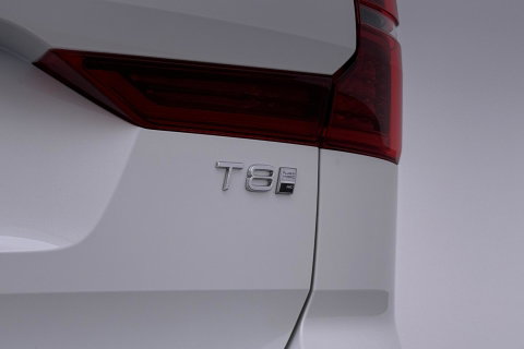 Volvo XC60 T8 Plug-in hybrid Plus Dark | Harman/Kardon | ACC | 360° Camera  | Keyless | Stoel+Stuurverwarming | 19 inch