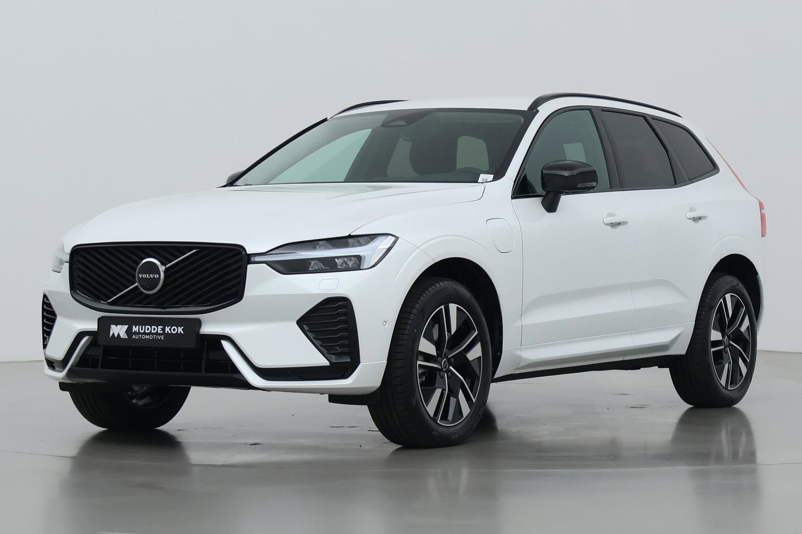 Volvo XC60 T8 Plug-in hybrid Plus Dark | Harman/Kardon | ACC | 360° Camera  | Keyless | Stoel+Stuurverwarming | 19 inch