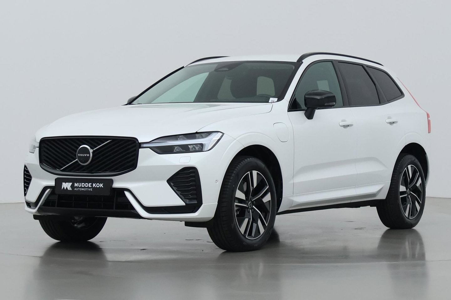 Volvo XC60 T8 Plug-in hybrid Plus Dark | Harman/Kardon | ACC | 360° Camera  | Keyless | Stoel+Stuurverwarming | 19 inch