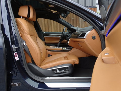 BMW 7 Serie 740i 327PK / High ex. / 4-wiel besturing / Head-up / 360° /