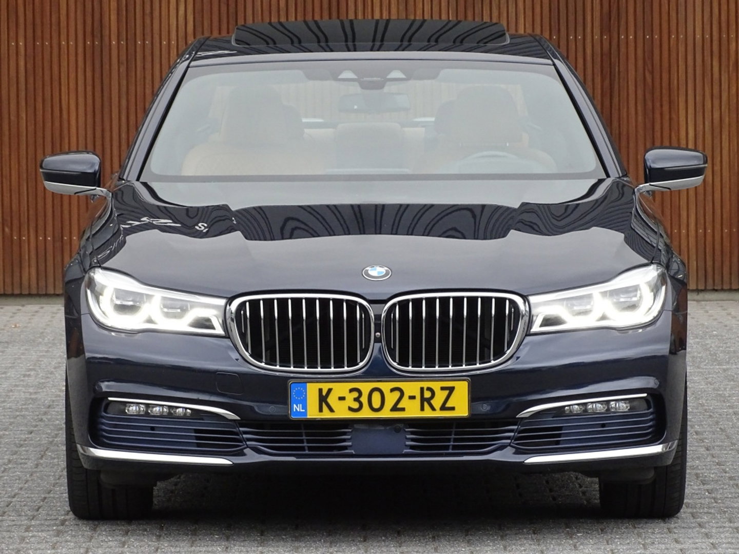 BMW 7 Serie 740i 327PK / High ex. / 4-wiel besturing / Head-up / 360° /