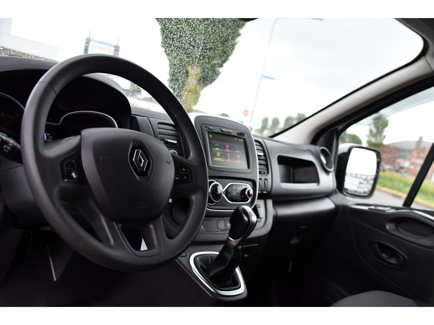 Renault Trafic 2.0 dCi 145 T29 L2H1 DC Edition Camera, Cruise, Automaat, 145pk, LED, Clima, Sensoren, Trekhaak, Multimedia, Uniek!