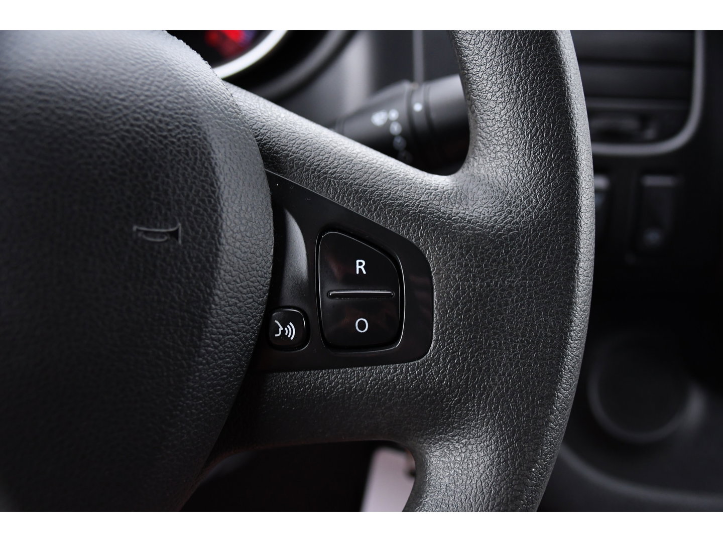 Renault Trafic 2.0 dCi 145 T29 L2H1 DC Edition Camera, Cruise, Automaat, 145pk, LED, Clima, Sensoren, Trekhaak, Multimedia, Uniek!