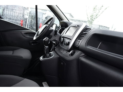 Renault Trafic 2.0 dCi 145 T29 L2H1 DC Edition Camera, Cruise, Automaat, 145pk, LED, Clima, Sensoren, Trekhaak, Multimedia, Uniek!