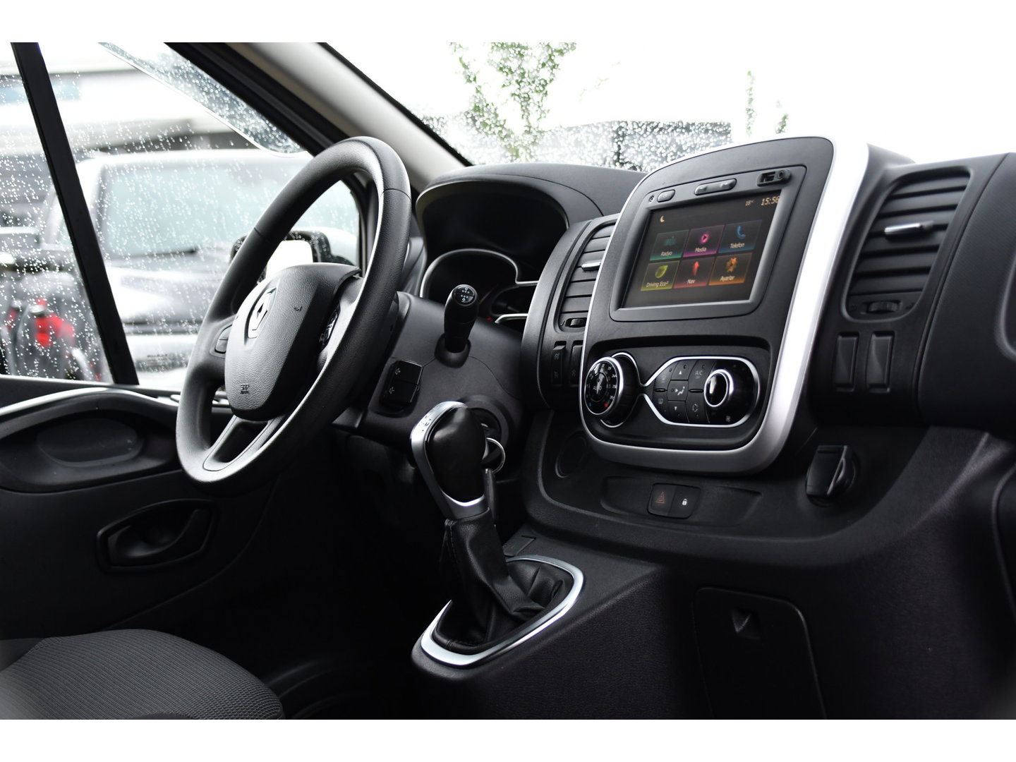 Renault Trafic 2.0 dCi 145 T29 L2H1 DC Edition Camera, Cruise, Automaat, 145pk, LED, Clima, Sensoren, Trekhaak, Multimedia, Uniek!