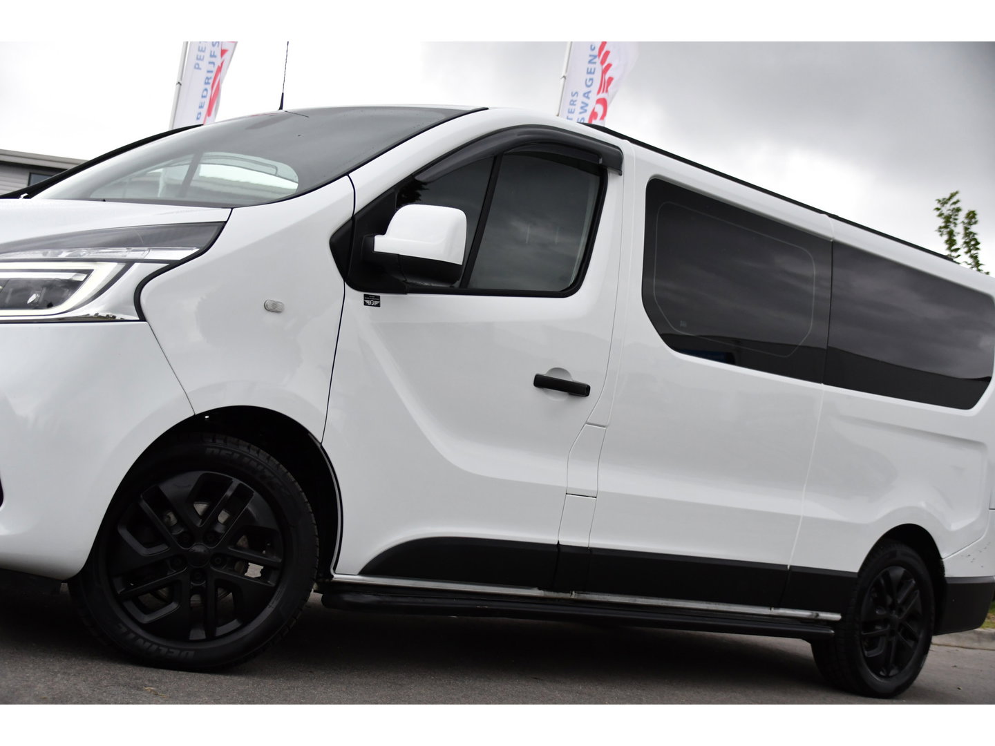 Renault Trafic 2.0 dCi 145 T29 L2H1 DC Edition Camera, Cruise, Automaat, 145pk, LED, Clima, Sensoren, Trekhaak, Multimedia, Uniek!