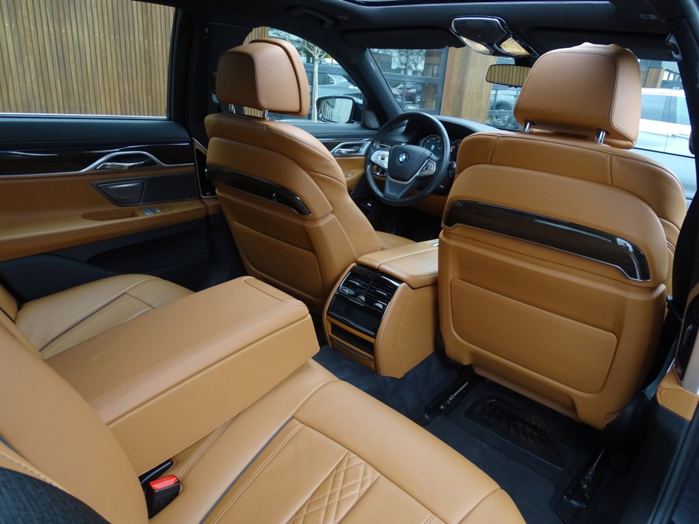 BMW 7 Serie 740i 327PK / High ex. / 4-wiel besturing / Head-up / 360° /