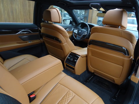 BMW 7 Serie 740i 327PK / High ex. / 4-wiel besturing / Head-up / 360° /