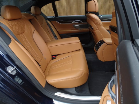 BMW 7 Serie 740i 327PK / High ex. / 4-wiel besturing / Head-up / 360° /